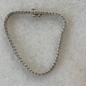 18k white gold diamond tennis bracelet 8”